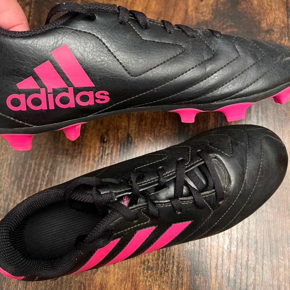 Adidas Cleats Youth Youth/ Adult Size 6 Pink & Black Great Condition